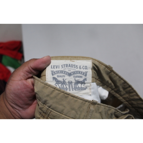 Levi's Strauss Men Brown Cargo Shorts Long Size 36 - Picture 2 of 9